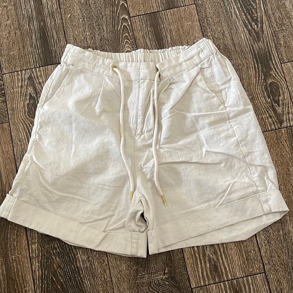 Linen Cuffed Shorts with Drawstring